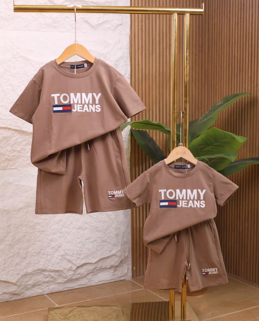 بدلة من ماركة TOMMY 2421 - Color بني 